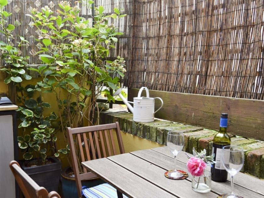 Outdoor eating area | Mouse House, Hastings