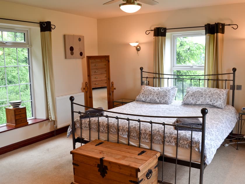 Double bedroom | Wood Cottage, Buxworth, High Peak