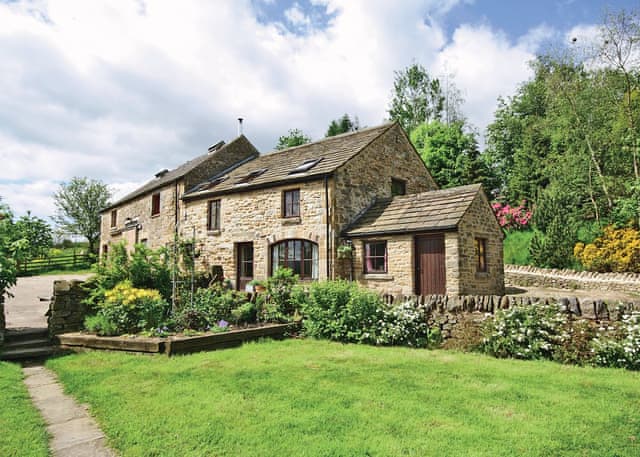 Cotton Cottage Ref E1187 In Hope Near Castleton Derbyshire