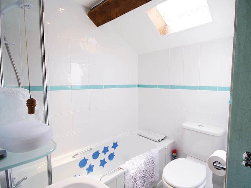 Fisherman’s Cottage bathroom | Fisherman’s Cottage, Wells-next-the-Sea