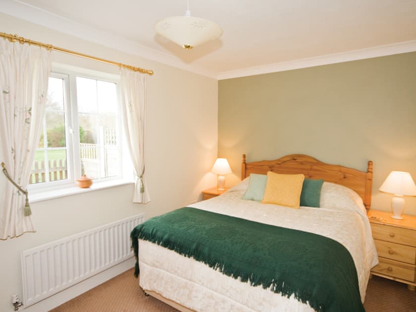 Mallard Cottage double bedroom | Mallard Cottage, Leverton