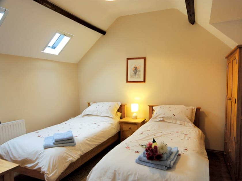 Bluebell Cottage twin bedded room | Bluebell Cottage, Chipping Sodbury