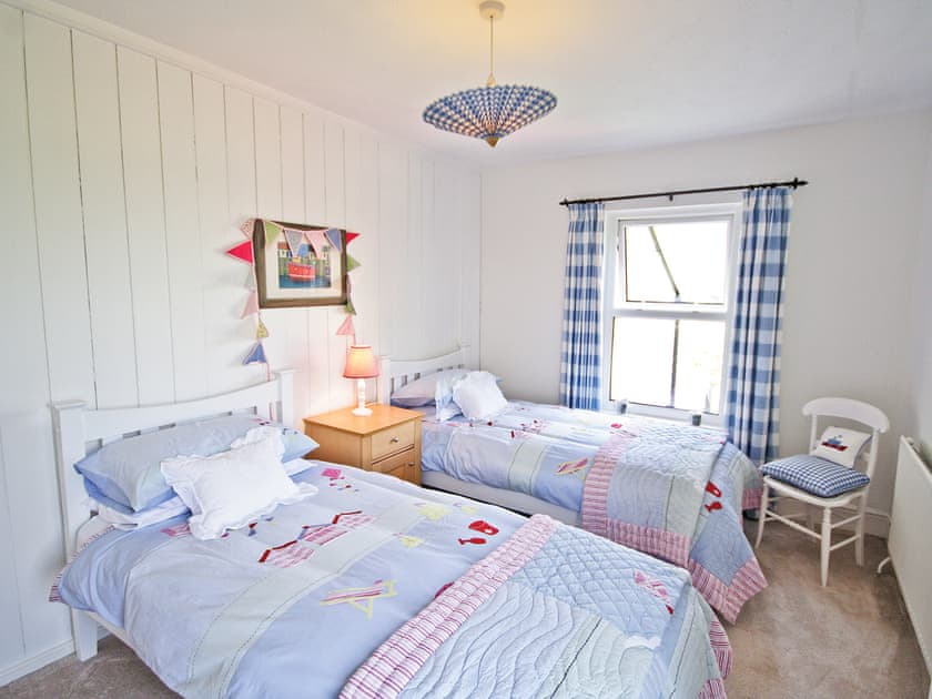 Twin bedroom | Greenbank Cottage, Ten Mile Bank, near Downham Market