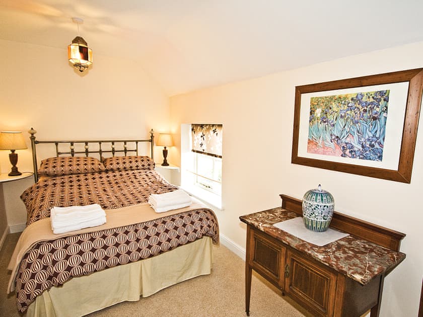 Brook farm Cottage double bedroom | Brook Farm Cottage, Minshull Vernon, Nantwich