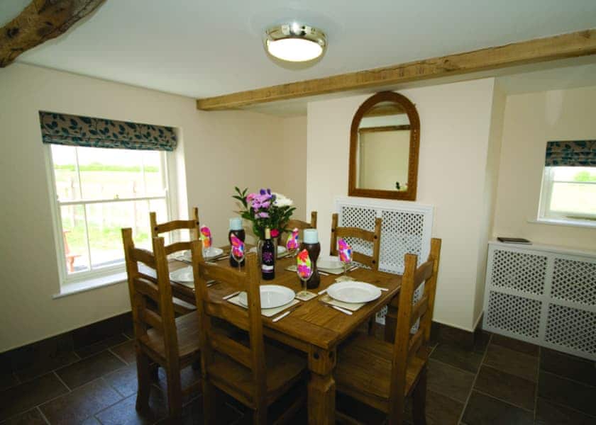 Somer Leyton Cottage dining room | Somer Leyton Cottage, Hogsthorpe, nr. Chapel St Leonards