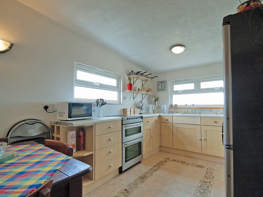 Les Quatre Vents kitchen | Les Quatre Vents, Dungeness
