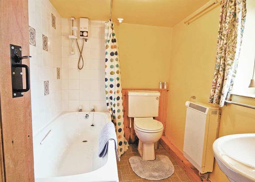 The Granary bathroom | The Granary, Tufton