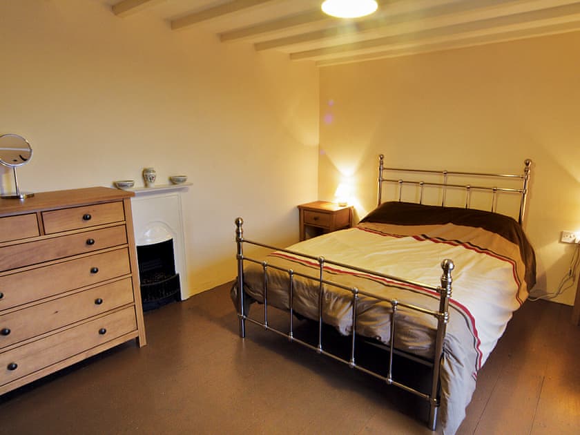 Penrhyn Mawr double bedroom | Penrhyn Mawr, Aberdaron