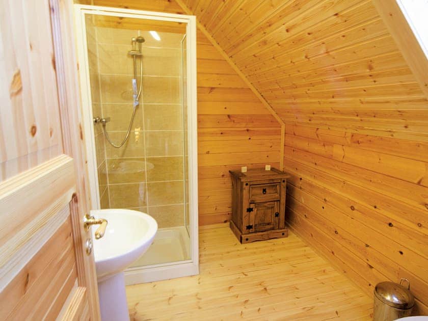 Sun Rise Lodge shower room | Sun Rise Lodge, Llanbedr