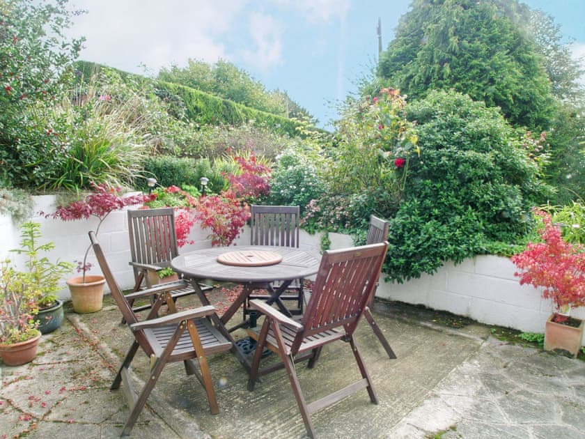 Sitting-out-area | Abbotts Ball Farm Cottage, Potterne, nr. Devizes