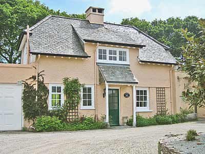 Keepers Cottage Ref W42886 In Mawnan Smith Falmouth Cornwall