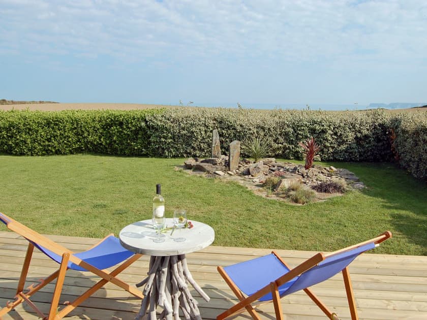 Sitting-out-area | The Lookout, Port Gaverne, nr. Port Isaac