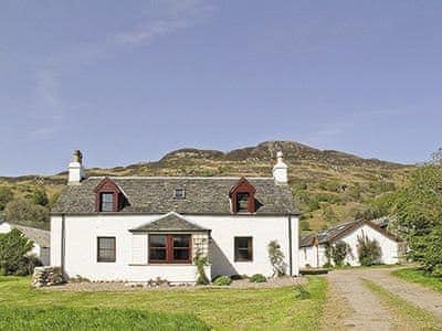 Dalvuie Beag Ref 26396 In North Connel Near Oban Argyll And