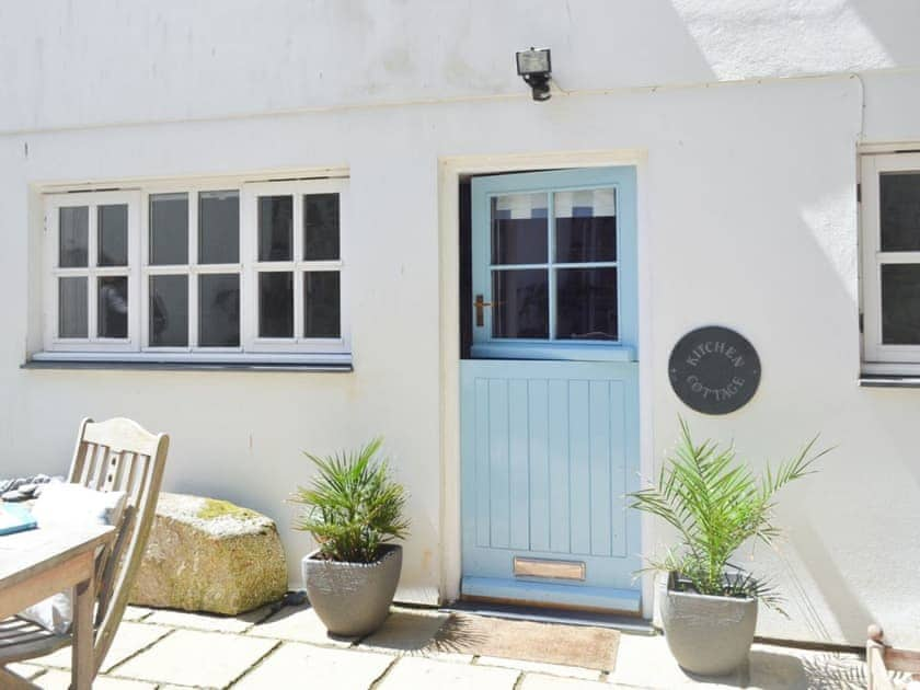 Sitting-out-area | Kitchen Cottage, Mousehole, Penzance