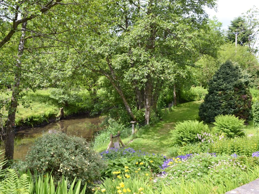 Garden | Woodside - The Old Smithy, Llandadarn Fynydd, nr. Llandrindod