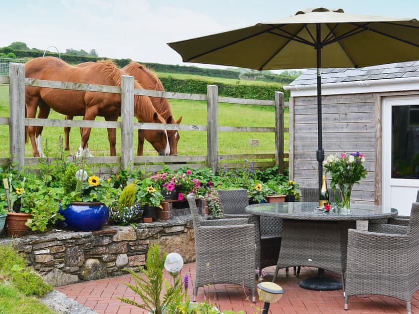 Sitting-out-area | Beacon Cottage, Bittaford, nr. Ivybridge