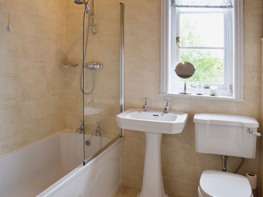 Bathroom | Berrington House - East Apartment, Tenbury Wells