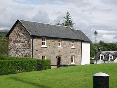 The Old Lock House Apartments - Lock Side near Aonach Shasuinn