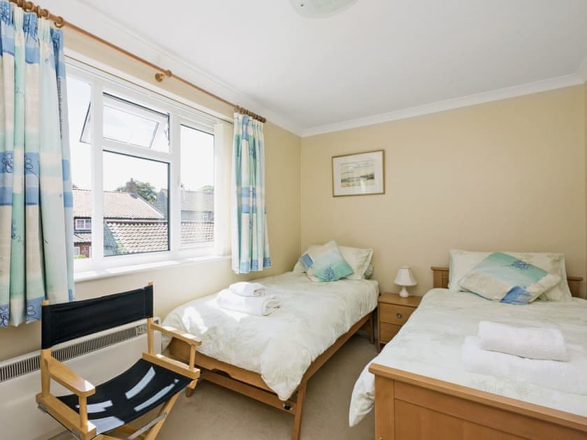 Cosy twin bedroom | Camelot, Weybourne, near Holt