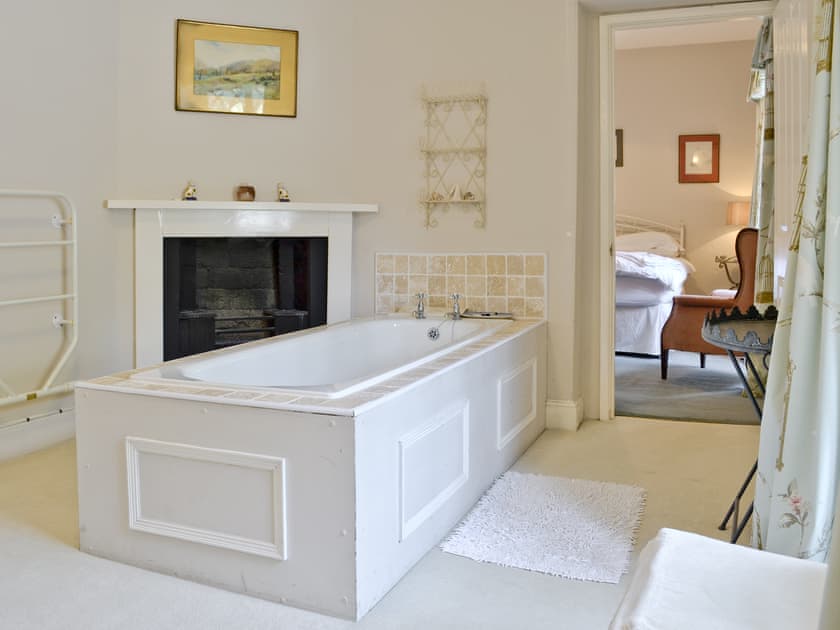 En-suite | Crogen Wing, Llandrillo