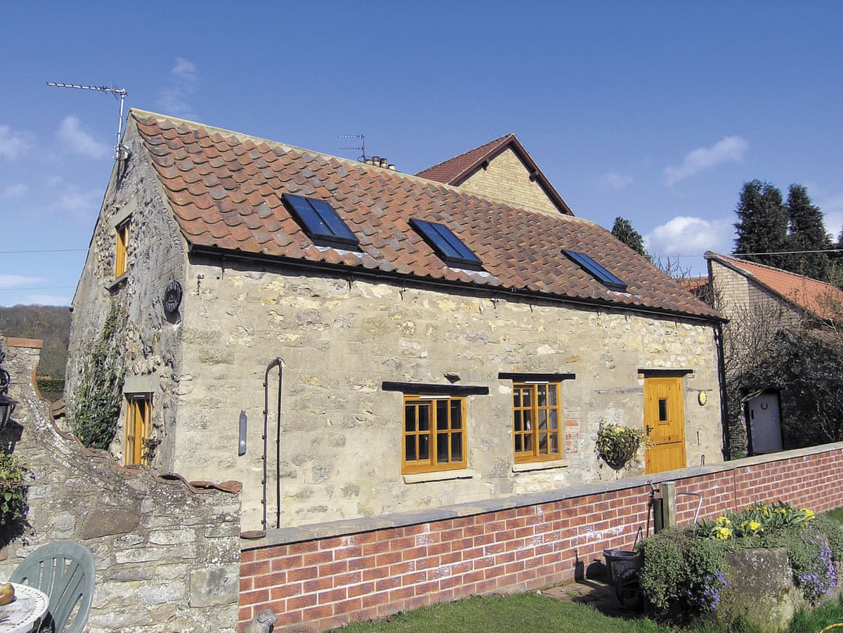 Photo of Cruck Cottage ( Ref DC4549 ) Holiday cottage in Sinnington near Pickering sleeps 4 guests