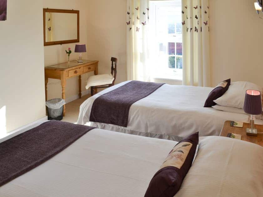 Twin bedroom | Cherry Cottage - Cannalidgey Cottages, St Issey, near Padstow