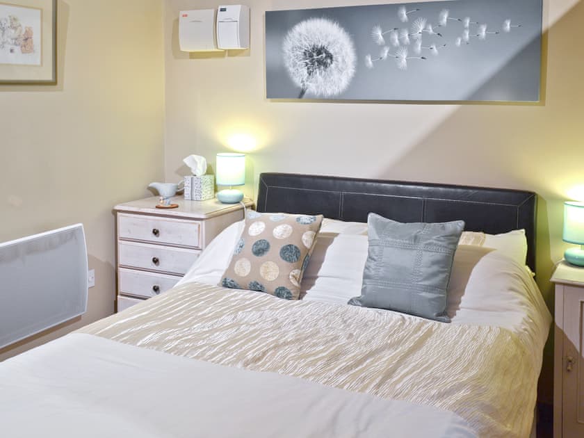 Double bedroom | Yew Tree Bothy, Holymoorside, nr. Chesterfield