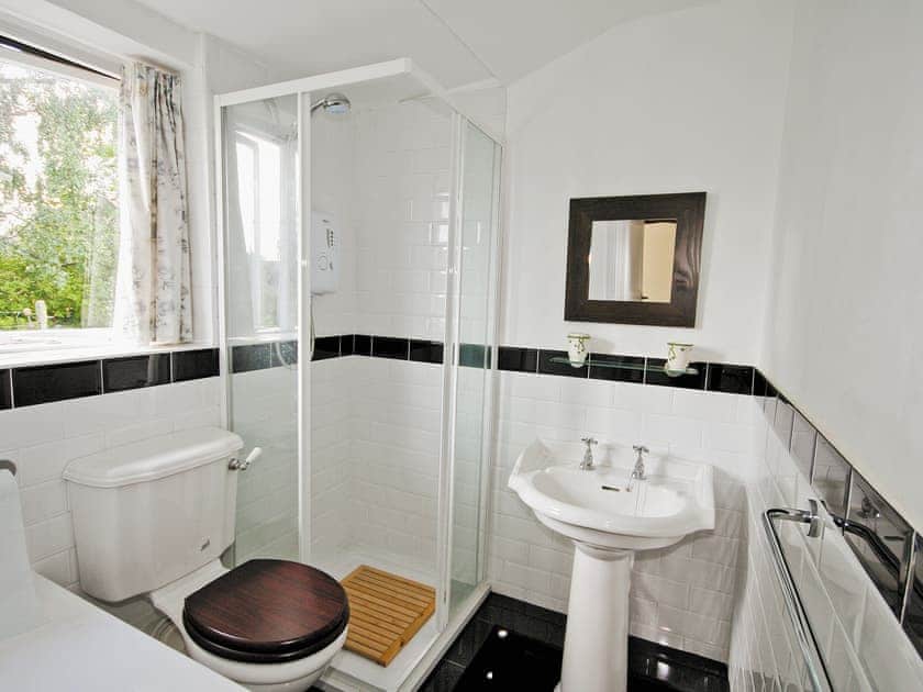 Bathroom | Swiss Cottage, Alrewas, nr. Lichfield