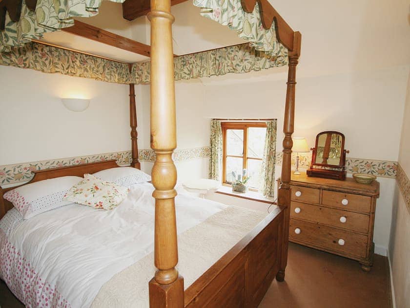 Four Poster bedroom | Gable Cottage, Onecote, nr. Leek
