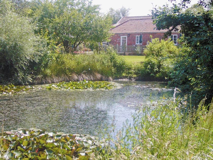 Exterior | Moorhen Cottage, Leverton