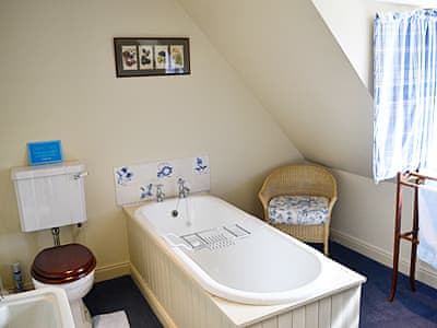 Bathroom | Lairg Estate - Reid’s Cottage, Lairg