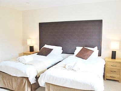 Twin bedroom | Darwin Lake - Hopton, Darwin Lake, nr. Matlock