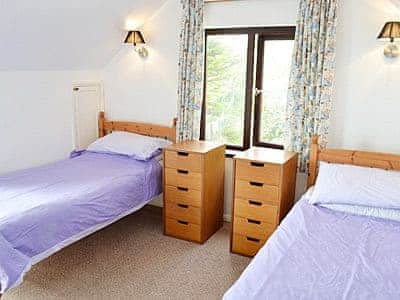 Twin bedroom | Suncroft, Praa Sands, Penzance