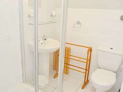 Bathroom | Suncroft, Praa Sands, Penzance