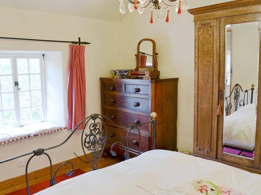 Double bedroom | May Cottage, Bakewell