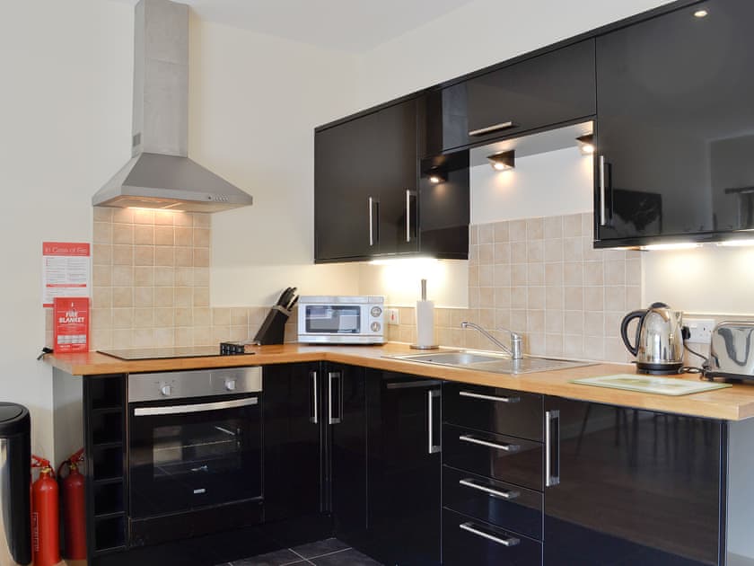 Kitchen/diner | Auchendennan - Courtyard Studio, Arden, Alexandria