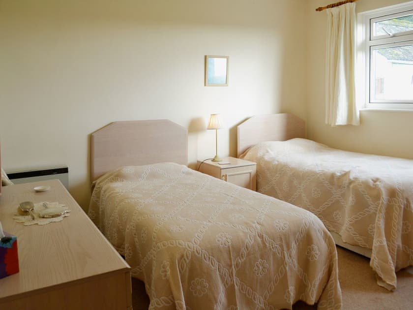 Twin bedroom | Goonlaze, Lanjeth, nr. St Austell