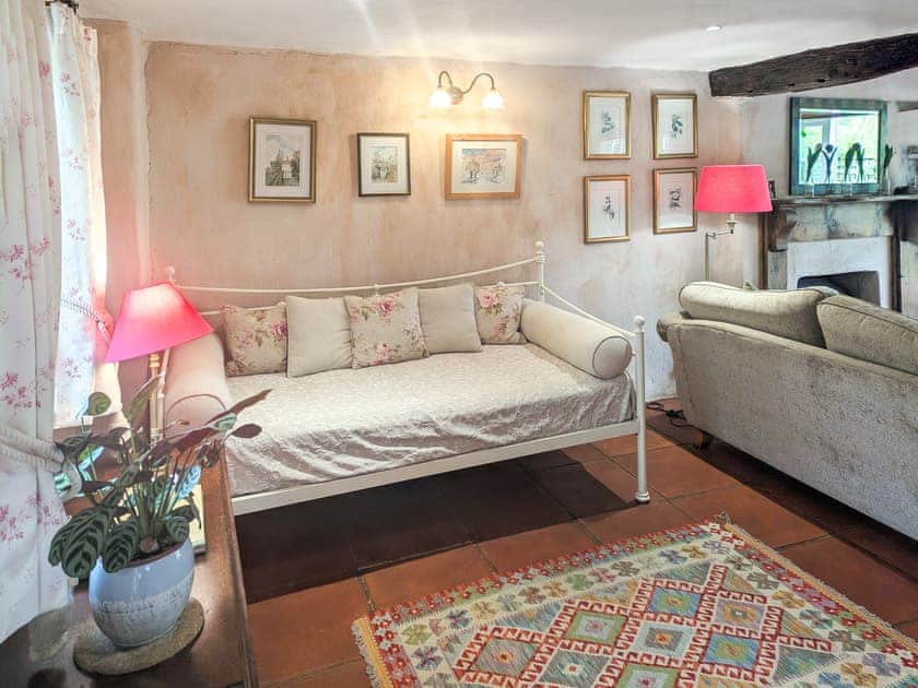 Daybed | Stable End - Wissett Place Cottages, Halesworth