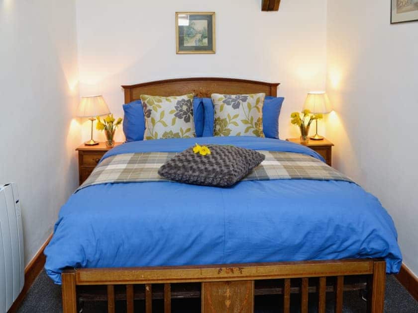 Double bedroom | Wheeldon Farm Adventure Cottages - Monkshood, Halwell, nr. Totnes