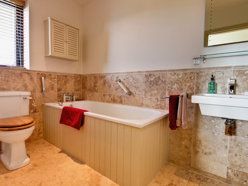 Fabulous en-suite bathroom | Lairg Estate - Phil’s House - Lairg Estate , Lairg