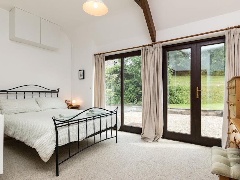 Spacious master bedroom | Bramble Cottage, Foxcote, near Radstock