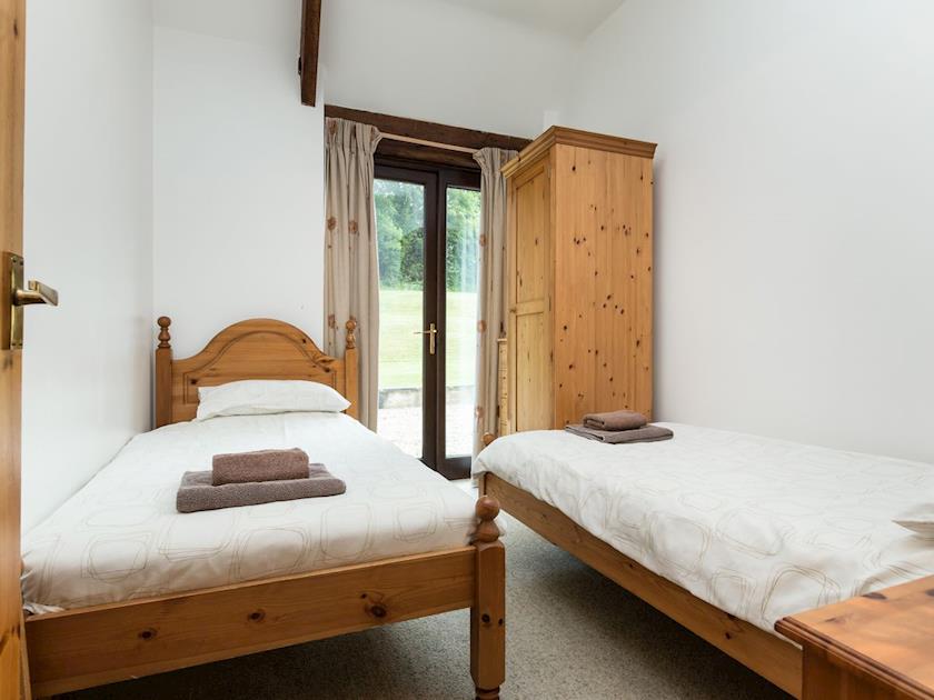 Cosy twin bedroom | Bramble Cottage, Foxcote, near Radstock