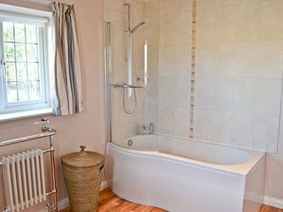 Bathroom | Heather Cottage, Thorpe Market