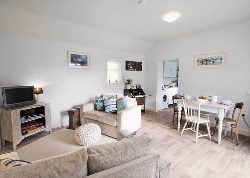 Living room/dining room | Shrimp Cottage, Kessingland