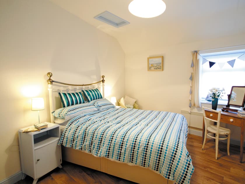 Double bedroom | Shrimp Cottage, Kessingland