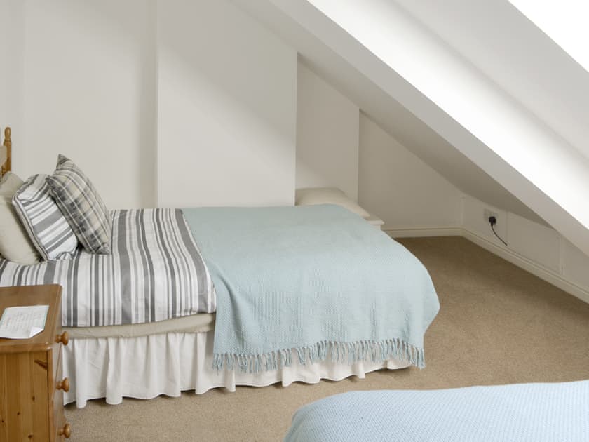 Light and airy twin bedroom | Barkers Cottage, Ellington, near Druridge
