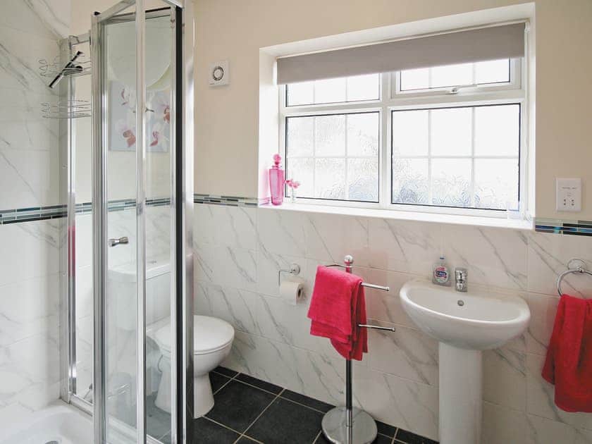 Shower room | Peacock Barn, Timberland, nr. Woodhall Spa