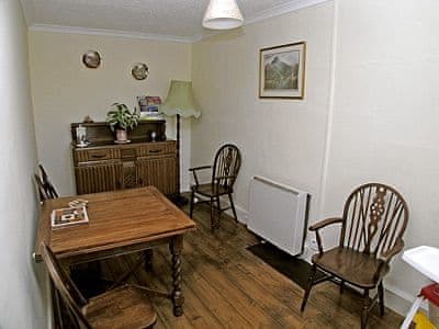 Is-Helen Cottage, Caernarfon