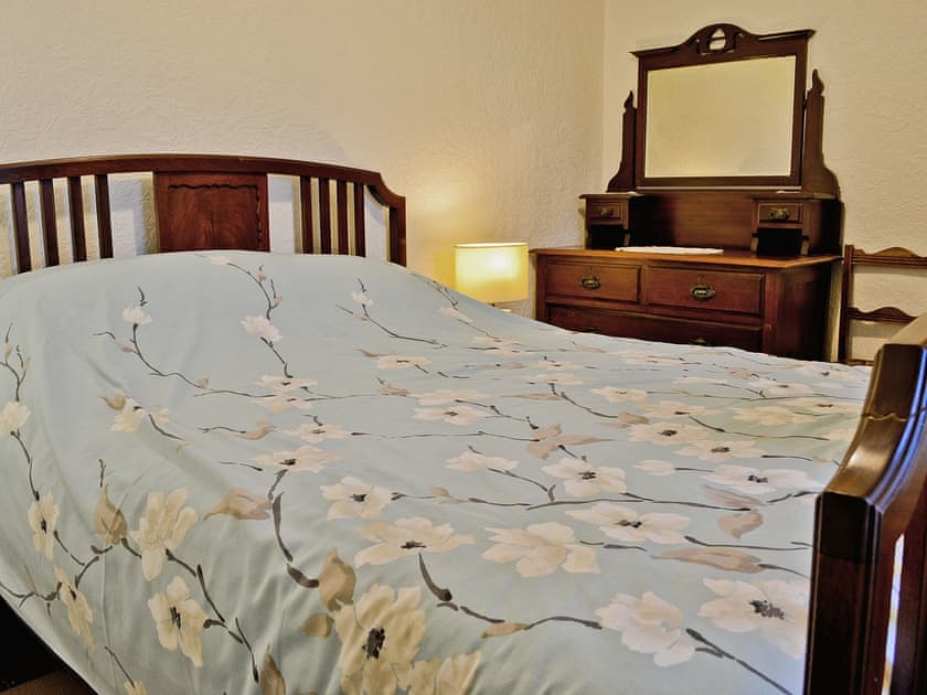 Double bedroom | Is-Helen Cottage, Caernarfon
