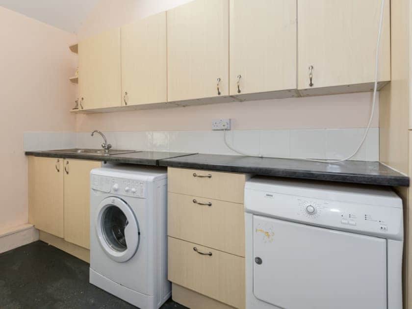 Well-equipped fitted kitchen with dining area | Hartrees House, Silecroft
